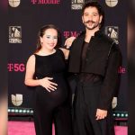 El bebé de Camilo y Evaluna, llegará al mundo con ayuda de una partera en casa