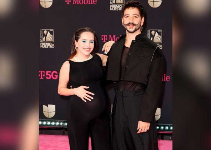 El bebé de Camilo y Evaluna, llegará al mundo con ayuda de una partera en casa