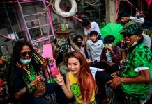 Tailandia celebra el día mundial de la marihuana recorriendo Bangkok