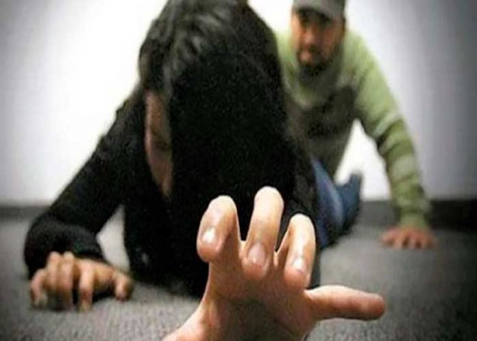 Sujeto finge entrevista de trabajo para violar a una mujer en Chile