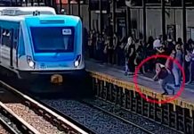 ¡Corrió con suerte! Intenta suicidarse lanzándose al tren y la rescatan Intenta suicidarse lanzándose al tren y la rescatan
