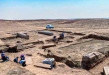 Templo dedicado al dios griego "Zeus" es desenterrado en Egipto