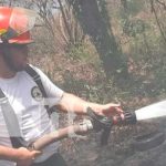 Incendio forestal controlado por Bomberos en Diriamba Incendio forestal controlado por Bomberos en Diriamba