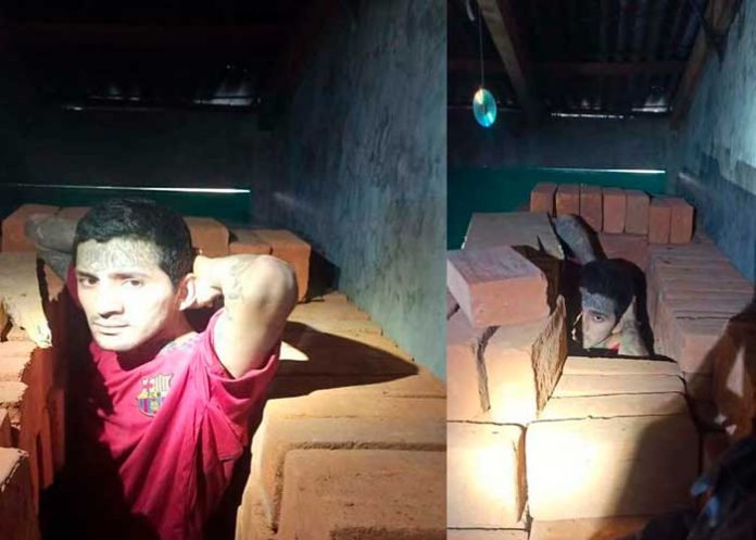 Durmiendo entre ladrillos, así encuentran a pandillero de El Salvador