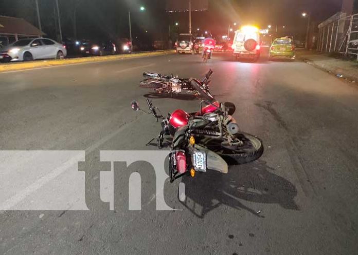 1 Pareja resultan lesionados tras sufrir fuerte accidente en Managua