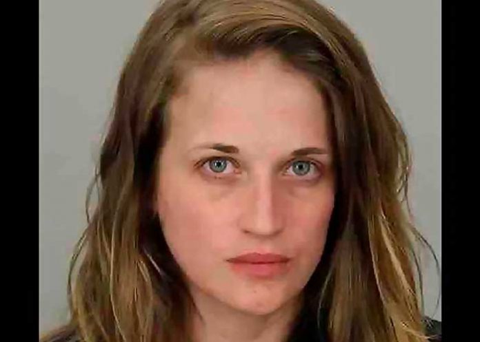 Sentenciada a 35 años de prisión por asesinar a dos personas en Oregón