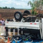 Vuelco de camión deja a dos lesionados en Tipitapa Accidente de tránsito en carretera de Tipitapa dejó una pareja lesionada