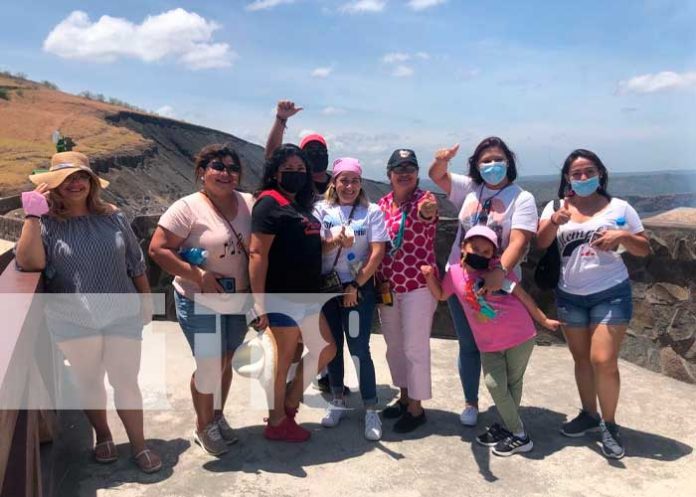 Turistas internacionales y nacionales llegaron al volcán Masaya