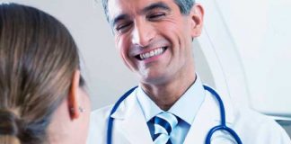 Médico paga millones por inyectar su esperma a mujer en tratamiento