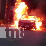 Taxi queda calcinado en las cercanías del mercado de Jinotepe Taxi queda calcinado en las cercanías del mercado de Jinotepe