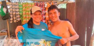 Familias disfrutan del verano en El Salto en Teustepe, Boaco