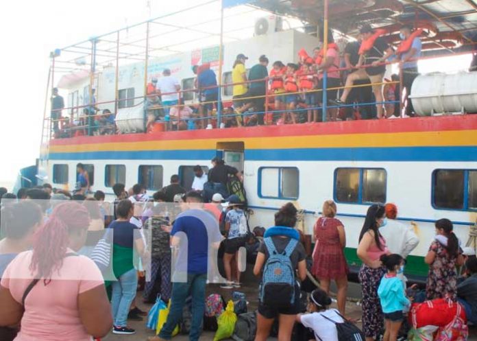 2 Cientos de turistas con destino a Corn Island, disfrutan del verano 2022