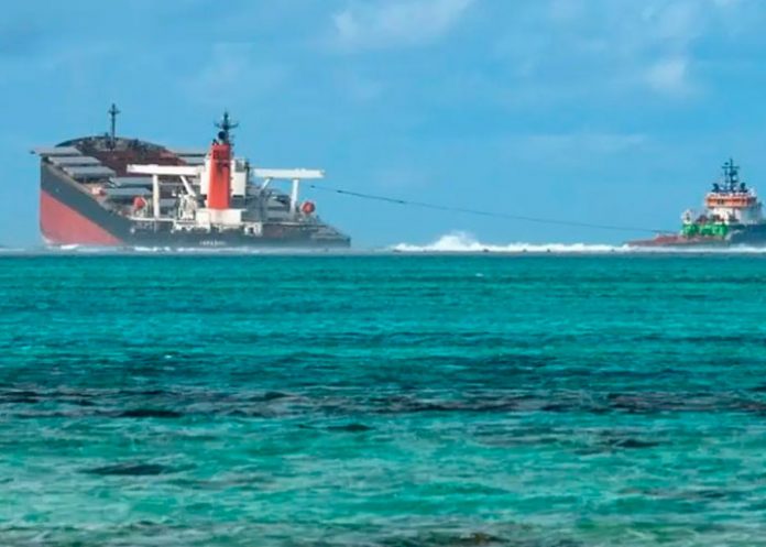 .2 Buque petrolero con 750 toneladas de combustible se hunde en Túnez