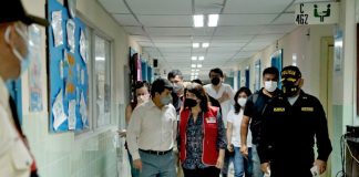 Presidente de Perú visita a padres de niña ultrajada en Chiclayo