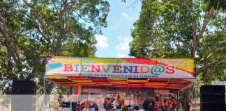 Turistas gozaron de un show con Costa Azul en Xilonem