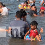 Ciudadanos se dan un chapuzón en las aguas de Poneloya y Las Peñitas en León Ciudadanos se dan un chapuzón en las aguas de Poneloya y Las Peñitas en León