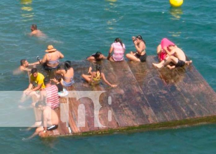 Familias visitan la Laguna de Apoyo en Semana Santa