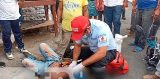 Motociclista termina con la cabeza partida tras accidentarse en Managua