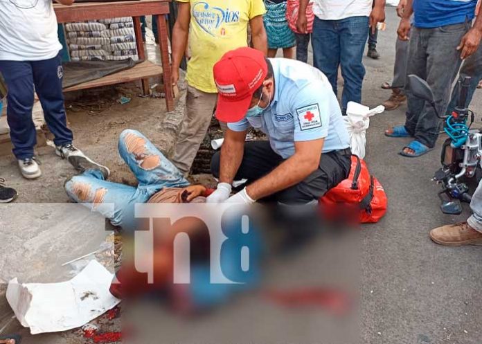 Motociclista termina con la cabeza partida tras accidentarse en Managua