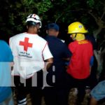 Rescatan a una mujer que se tiró a un arroyo en Masaya Rescatan a una mujer que se precipitó en un arroyo en Masaya