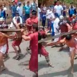 Épico: «Jesús» lanza patadas a sus azotadores durante viacrucis "Jesús" lanza patadas a sus azotadores durante viacrucis