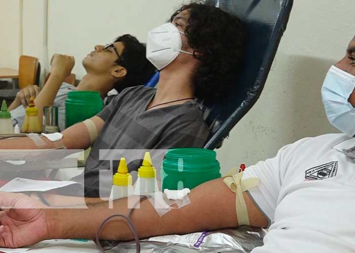 2 Universitarios de Somoto participan en Jornada de Donación de Sangre