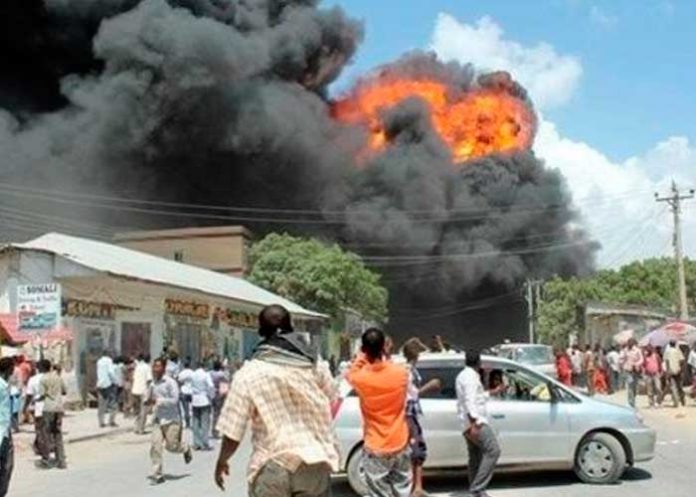 .2 Explosión en mezquita afgana deja decenas de víctimas