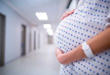 Niña de Argentina da a luz tras ser abusada por su padre