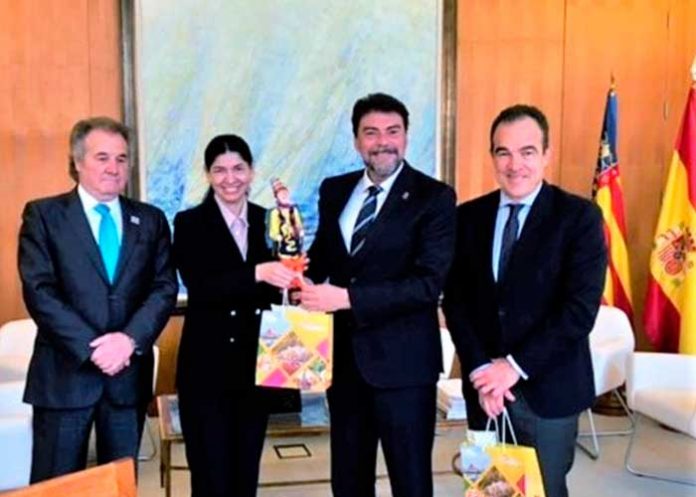 2.1 Embajada de Nicaragua en España visita a las autoridades de Alicante