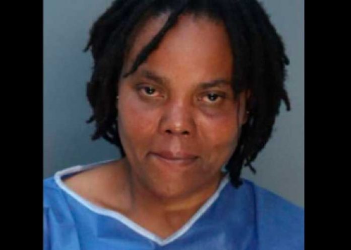 Mujer en Estados Unidos, asesinó a sus dos hijos