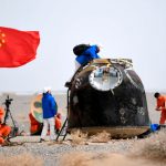 China: Astronautas regresan a la tierra después de seis meses Astronautas de China regresan a la tierra después de seis meses