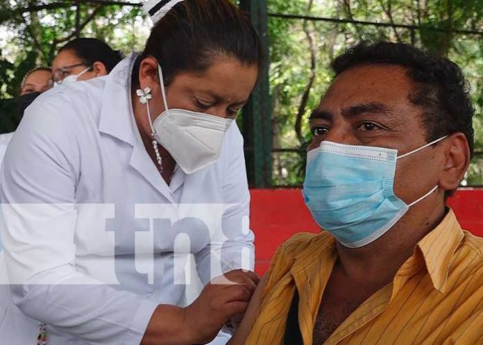 Ejército de batas blancas listos para la 