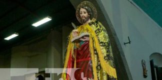 Fieles devotos participan de la bajada de San Marcos Evangelista