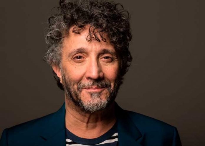 El rockero Fito Páez contrae COVID y suspende conciertos