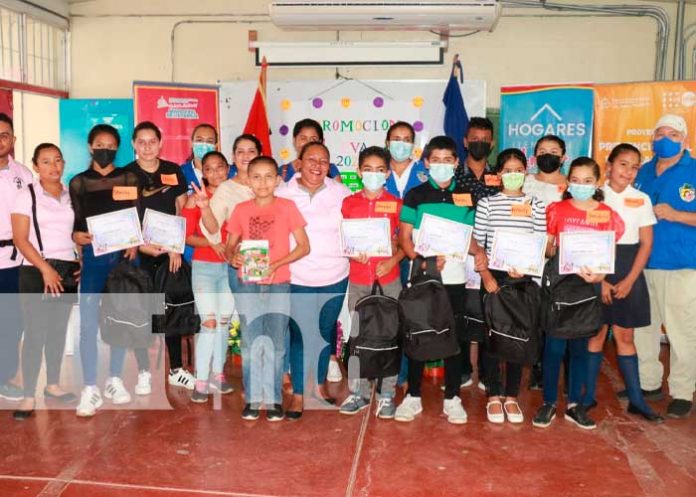 Niños se gradúan de la escuela de valores para adolescentes en Siuna