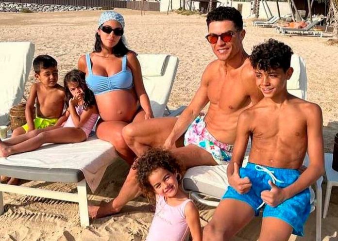 6 Cristiano Ronaldo defiende a su hijo tras recibir críticas por como se viste