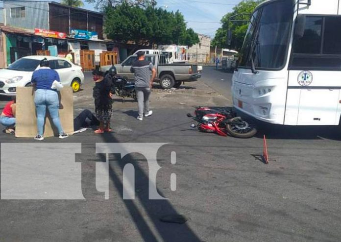 VIDEO: Irrespeto a señal de Alto casi provoca mortal choque en Managua