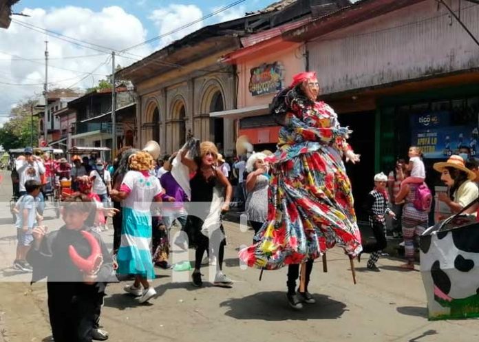 WhatsApp Image 2022-04-25 at 3.11.53 PM (1) Promesantes de San Marcos celebran Procesión de los Santos