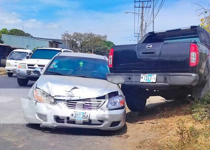 Accidente de tránsito en sector del Colegio Loyola, Managua