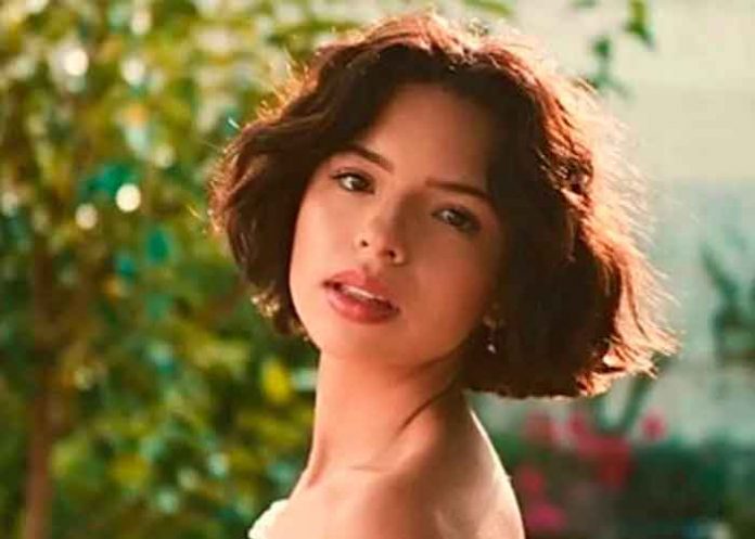 Captan a Ángela Aguilar con un hombre 15 años mayor que ella