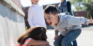 ¡Desgarrador clamor! Niña víctima de bullying: "Dios, llévame al cielo"