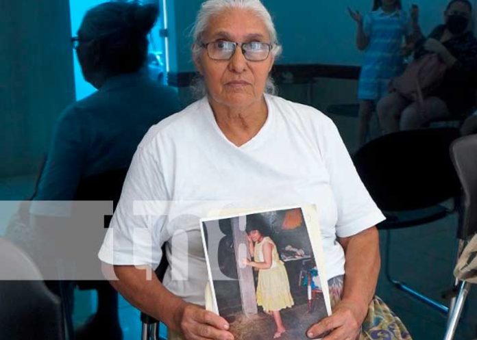 Anciana solicita ayuda para hija con epilepsia