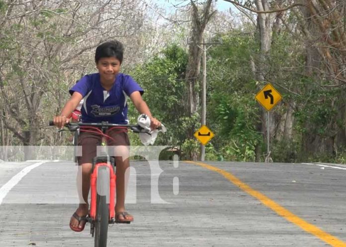 Nueva carretera en Balgüe, Altagracia, Isla de Ometepe