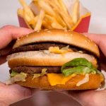 Cadena de comida rápida en el «ojo del huracán» por campaña publicitaria Cadena de comida rápida en el "ojo del huracán" por campaña publicitaria