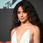 Camila Cabello más sexy que nunca en campaña de Victoria’s Secret