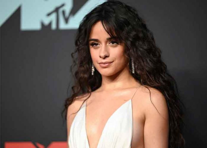 Camila Cabello más sexy que nunca en campaña de Victoria’s Secret