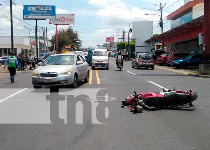 choque-moto-altamira-1 Choque en el sector de Altamira, Managua