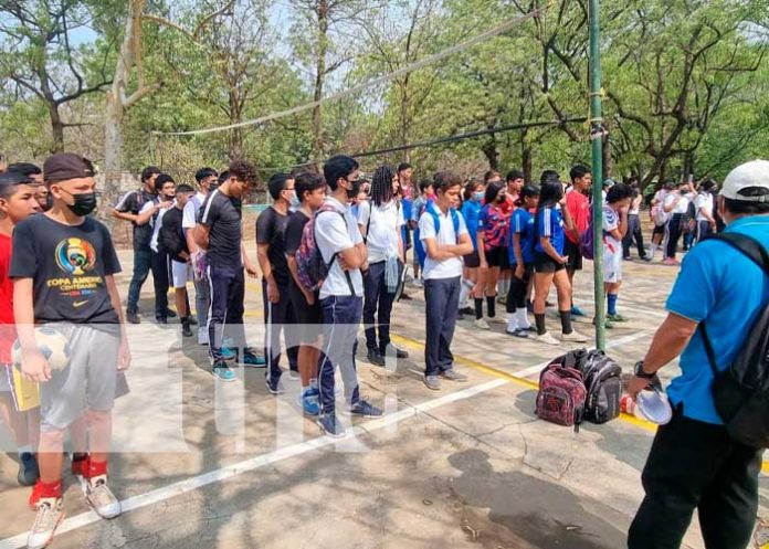 Inicio de los juegos de secundaria desde un colegio en Managua