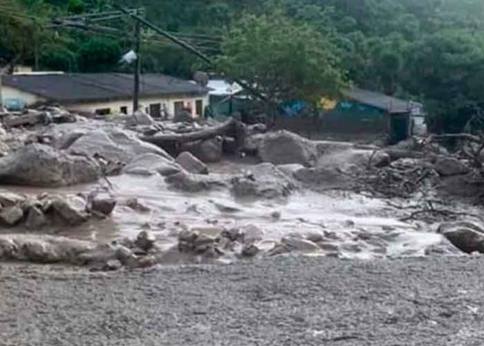 Quebrada se desbordó y deja 4 desaparecidos en Colombia