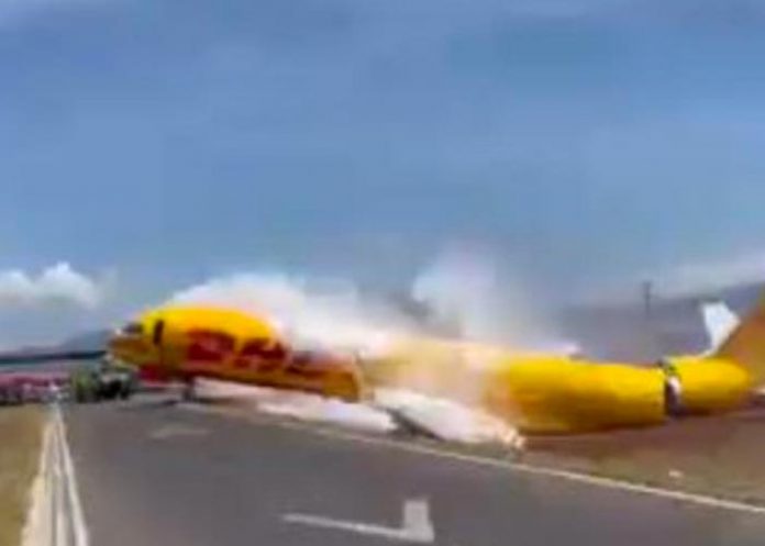 dhl-acc- Avión de DHL se parte en dos durante aterrizaje en San José, Costa Rica